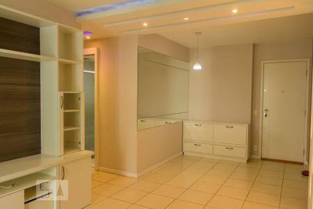 Sala de apartamento para alugar com 2 quartos, 69m² em Recreio dos Bandeirantes, Rio de Janeiro