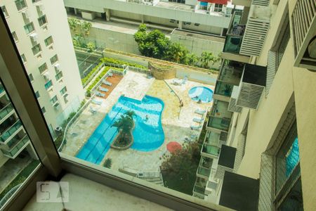 Apartamento para alugar com 69m², 2 quartos e 1 vagaVaranda