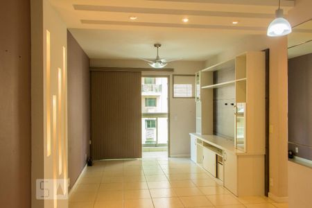 Sala de apartamento para alugar com 2 quartos, 69m² em Recreio dos Bandeirantes, Rio de Janeiro