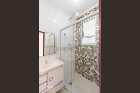 Banheiro de kitnet/studio para alugar com 1 quarto, 38m² em Km 18, Osasco