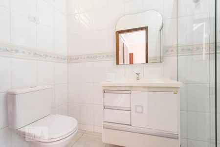 Banheiro de kitnet/studio para alugar com 1 quarto, 38m² em Km 18, Osasco