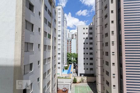 Vista da Sala de apartamento para alugar com 2 quartos, 72m² em Lourdes, Belo Horizonte