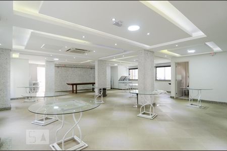 Apartamento para alugar com 45m², 2 quartos e 1 vaga Apartamento para alugar com 45m², 2 quartos e 1 vagaÁrea comum - Salão de festas
