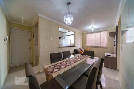 Sala de apartamento para alugar com 2 quartos, 45m² em Vila Homero Thon, Santo André