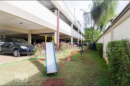 Apartamento para alugar com 45m², 2 quartos e 1 vaga Apartamento para alugar com 45m², 2 quartos e 1 vagaÁrea Comum - Playground