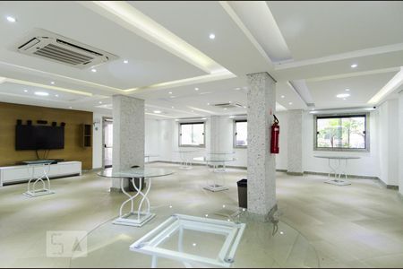 Apartamento para alugar com 45m², 2 quartos e 1 vaga Apartamento para alugar com 45m², 2 quartos e 1 vagaÁrea comum - Salão de festas