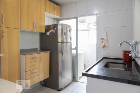 Cozinha de apartamento para alugar com 3 quartos, 90m² em Jardim Esmeralda, São Paulo
