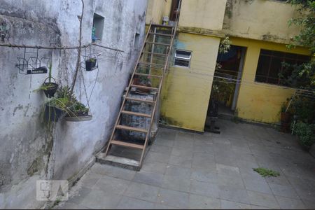 Casa à venda com 155m², 4 quartos e 2 vagasQuintal com edícula