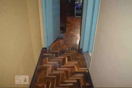 Corredor de casa à venda com 4 quartos, 155m² em Vila Constança, São Paulo