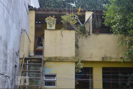 Casa à venda com 155m², 4 quartos e 2 vagasQuintal com edícula