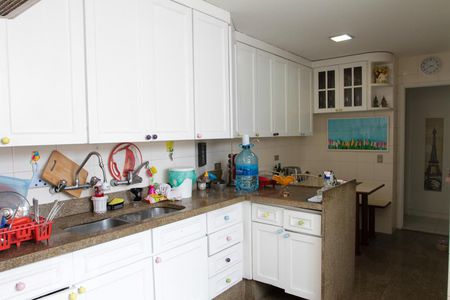 Apartamento à venda com 170m², 4 quartos e 2 vagasCozinha