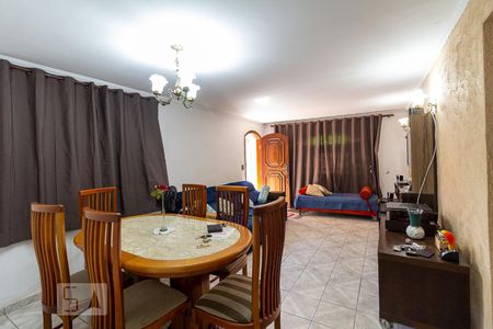 Sala de casa à venda com 6 quartos, 250m² em Vila Vasconcelos, São Paulo