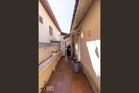 Casa à venda com 250m², 6 quartos e 3 vagasEntrada Lateral