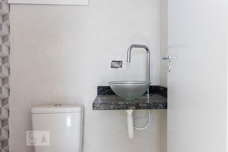 Banheiro da Suíte de apartamento para alugar com 2 quartos, 100m² em Jardim do Estádio, Santo André