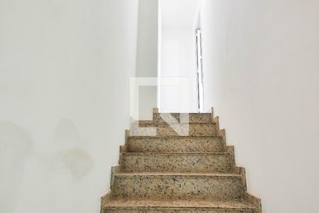 Apartamento para alugar com 100m², 2 quartos e 1 vagaEscada