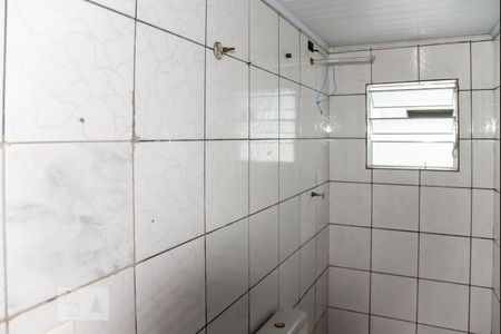 Banheiro de casa para alugar com 1 quarto, 50m² em Parque Guarani, São Paulo