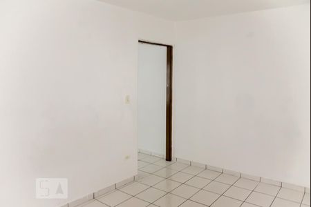 Quarto de casa para alugar com 1 quarto, 50m² em Parque Guarani, São Paulo