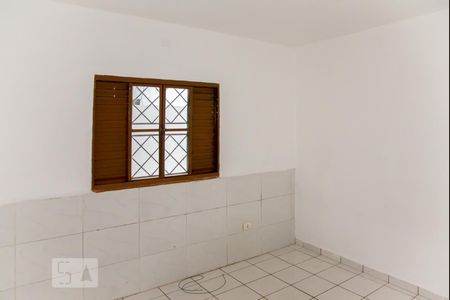 Quarto de casa para alugar com 1 quarto, 50m² em Parque Guarani, São Paulo