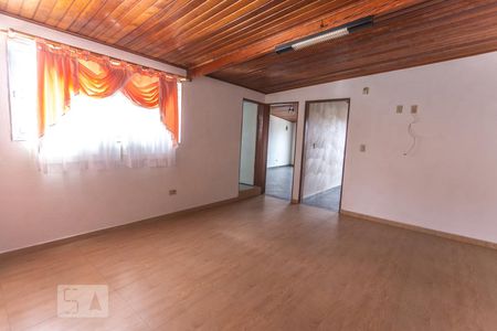 Sala de estar de casa para alugar com 2 quartos, 85m² em Taboão, Diadema