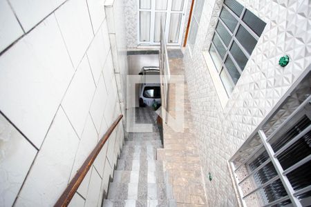 Casa para alugar com 85m², 2 quartos e sem vagaEscada