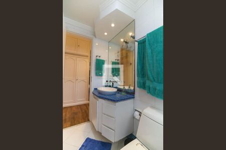 Apartamento à venda com 167m², 3 quartos e 5 vagasBanheiro Social