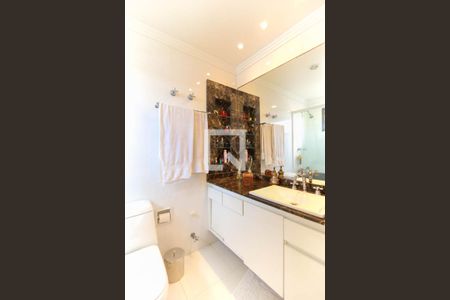 Apartamento à venda com 167m², 3 quartos e 5 vagasBanheiro da Suíte