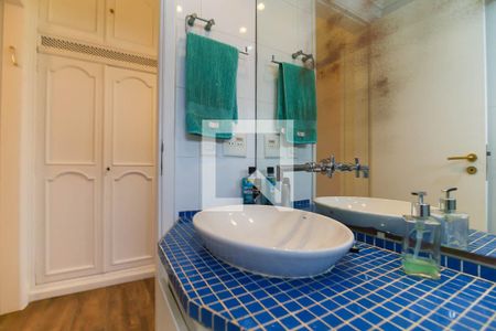 Apartamento à venda com 167m², 3 quartos e 5 vagasBanheiro Social