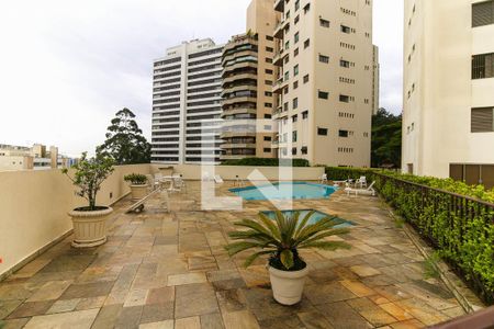 Apartamento à venda com 167m², 3 quartos e 5 vagasÁrea comum - Piscina