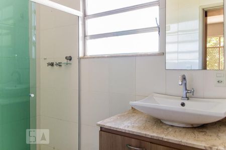 Apartamento à venda com 80m², 2 quartos e sem vagaBanheiro da Suíte