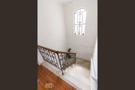 Escada de casa à venda com 4 quartos, 170m² em Butantã, São Paulo