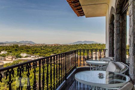 Apartamento à venda com 210m², 4 quartos e 4 vagasVaranda da Sala