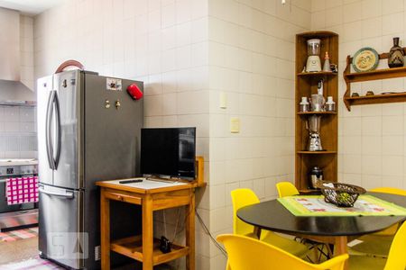 Apartamento à venda com 210m², 4 quartos e 4 vagasCozinha