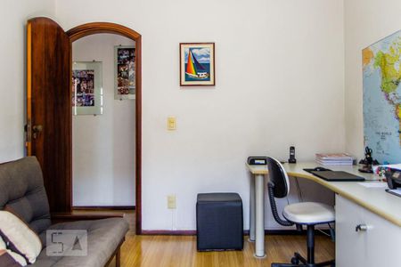 Apartamento à venda com 210m², 4 quartos e 4 vagasQuarto 2