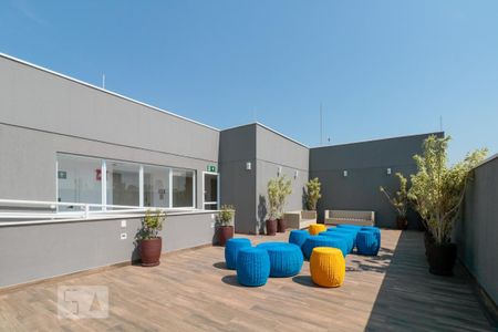 Studio para alugar com 24m², 1 quarto e 1 vaga Studio para alugar com 24m², 1 quarto e 1 vagaPiscina Área comum
