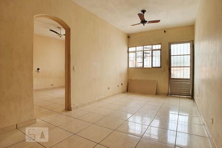 Casa para alugar com 60m², 2 quartos e 1 vagaSala 