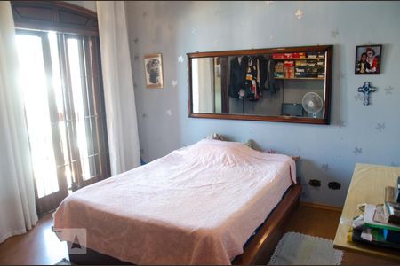 Casa à venda com 432m², 4 quartos e 6 vagasSuíte 2