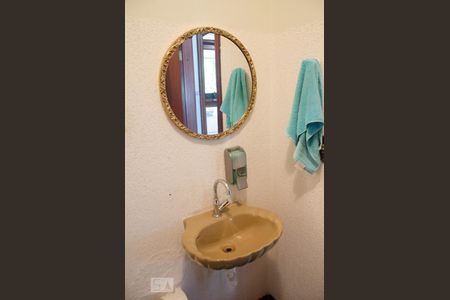 Casa à venda com 432m², 4 quartos e 6 vagasLavabo