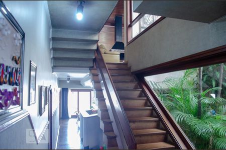 Casa à venda com 432m², 4 quartos e 6 vagasSala