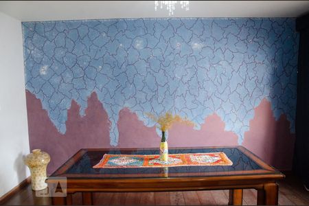 Casa à venda com 432m², 4 quartos e 6 vagasSala