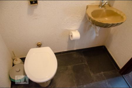 Casa à venda com 432m², 4 quartos e 6 vagasLavabo