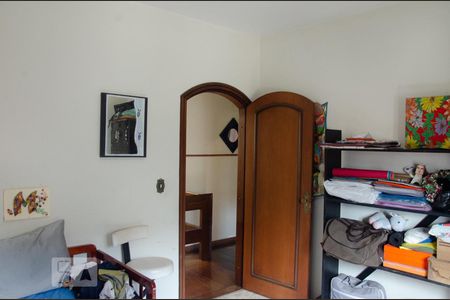 Casa à venda com 432m², 4 quartos e 6 vagasQuarto