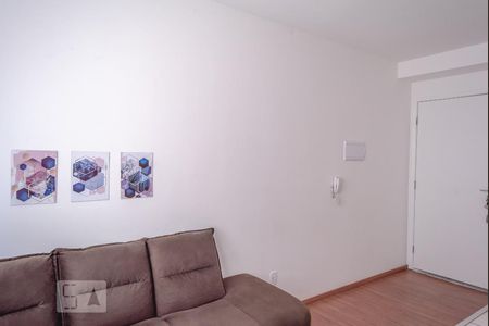 Sala de apartamento para alugar com 2 quartos, 44m² em Sítio da Figueira, São Paulo
