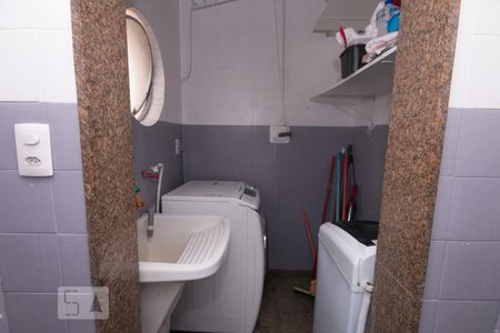 Apartamento à venda com 70m², 2 quartos e 1 vagaÁrea de Serviço