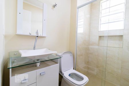 Banheiro de kitnet/studio para alugar com 1 quarto, 33m² em Aclimação, São Paulo