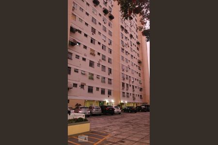 Apartamento à venda com 77m², 2 quartos e 1 vagaFachada do bloco