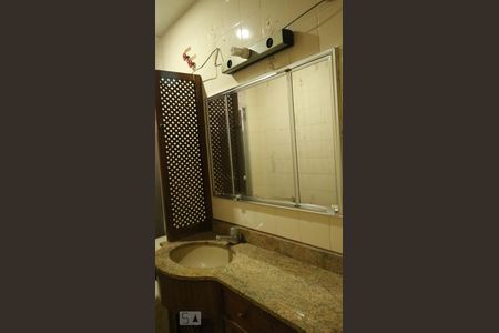 Apartamento à venda com 77m², 2 quartos e 1 vagaDetalhe do Banheiro 