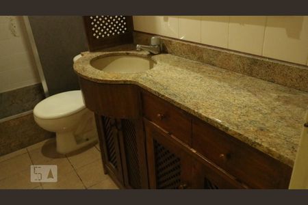 Apartamento à venda com 77m², 2 quartos e 1 vagaBanheiro - Torneira