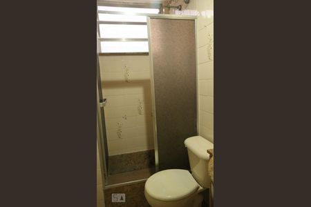 Apartamento à venda com 77m², 2 quartos e 1 vagaDetalhe do Banheiro 