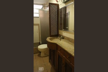 Apartamento à venda com 77m², 2 quartos e 1 vagaDetalhe do Banheiro 