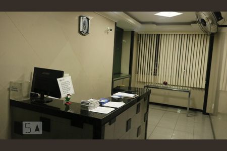 Apartamento à venda com 77m², 2 quartos e 1 vagaFachada e portaria